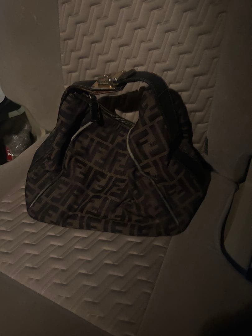 Fendi ダークブラウン ロゴ ハンドバッグ