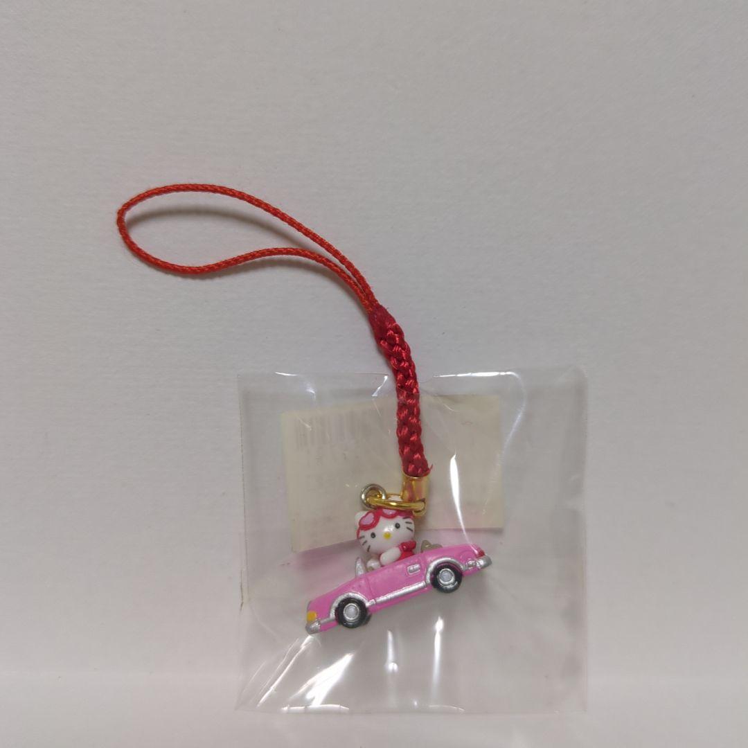 サンリオ　ハローキティ　根付け　ピンクのスポーツカー