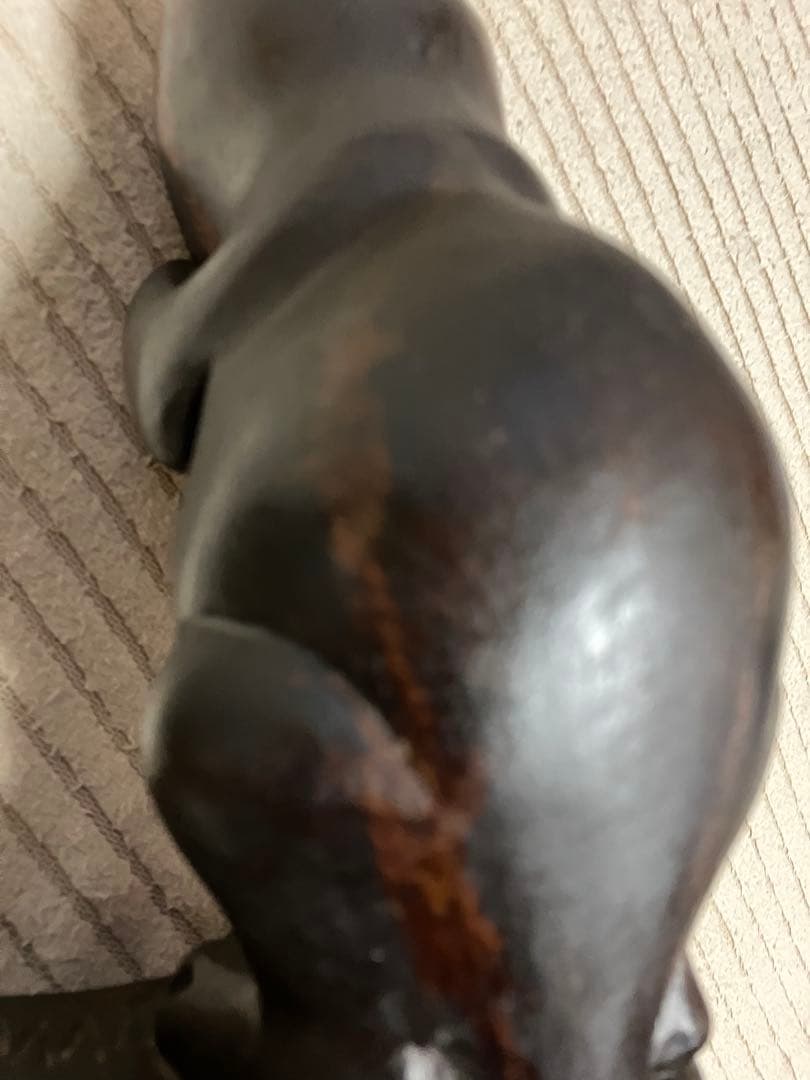 猫　木彫置物