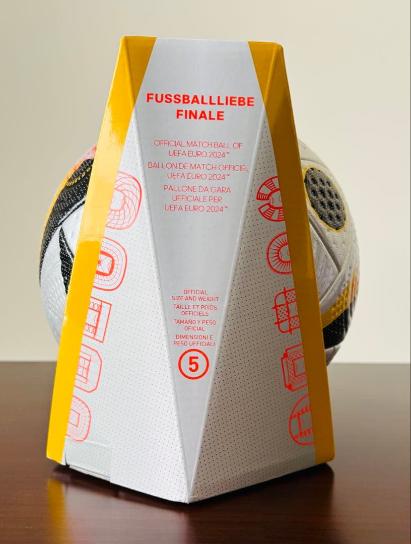 アディダス　サッカーボール　5号球　EURO 2024 　公式球