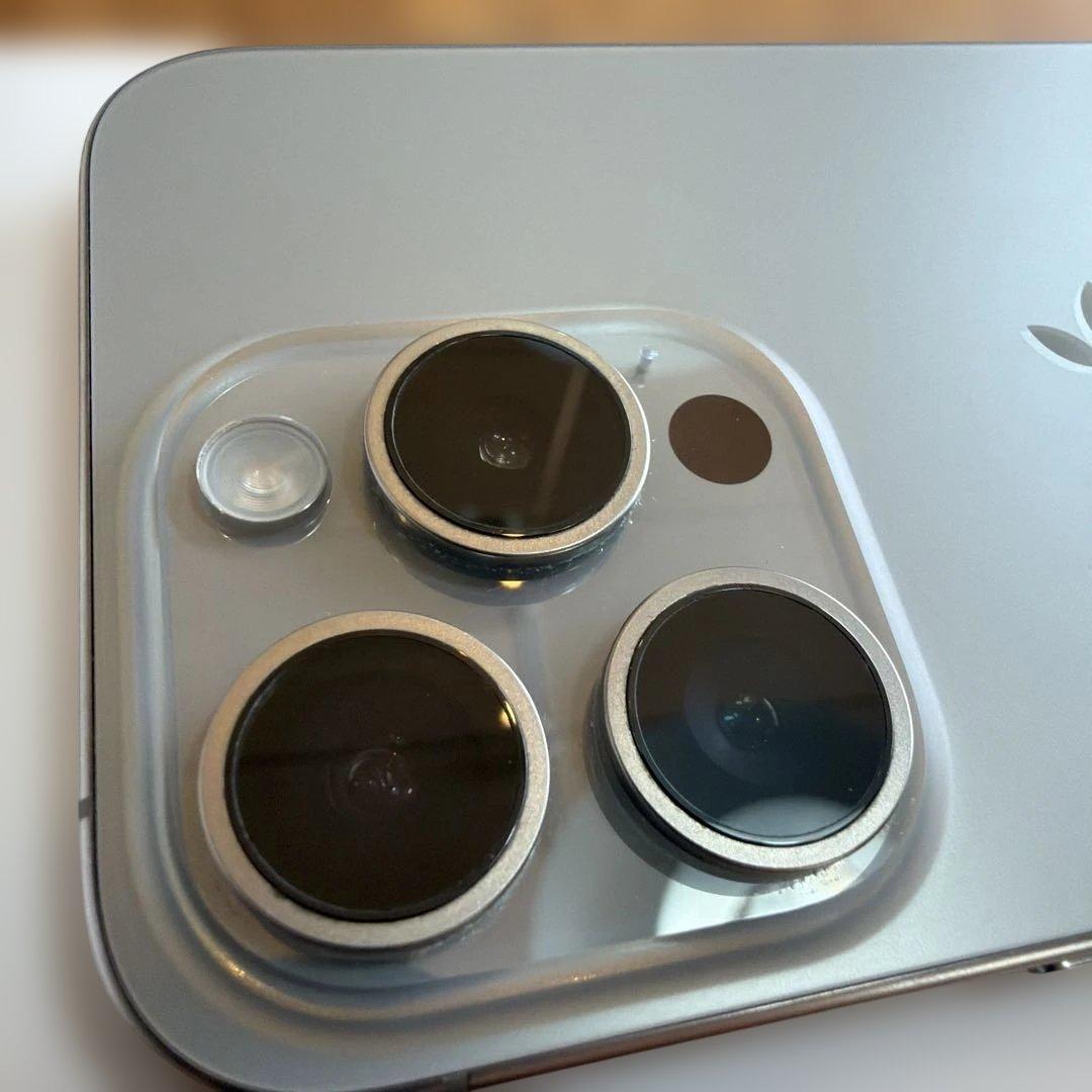 【美品・箱付き】iPhone 15 Pro 256GB SIMフリーモデル