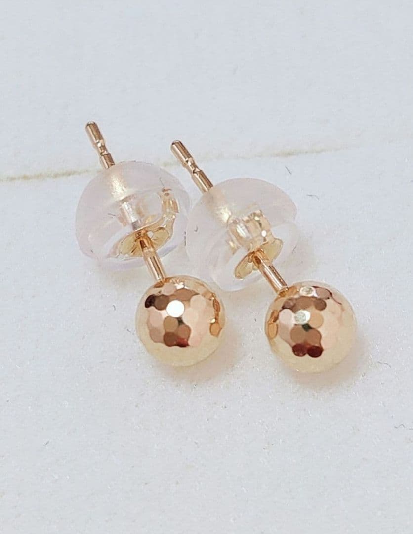 新入荷 未使用品 k18 カットボール ピアス