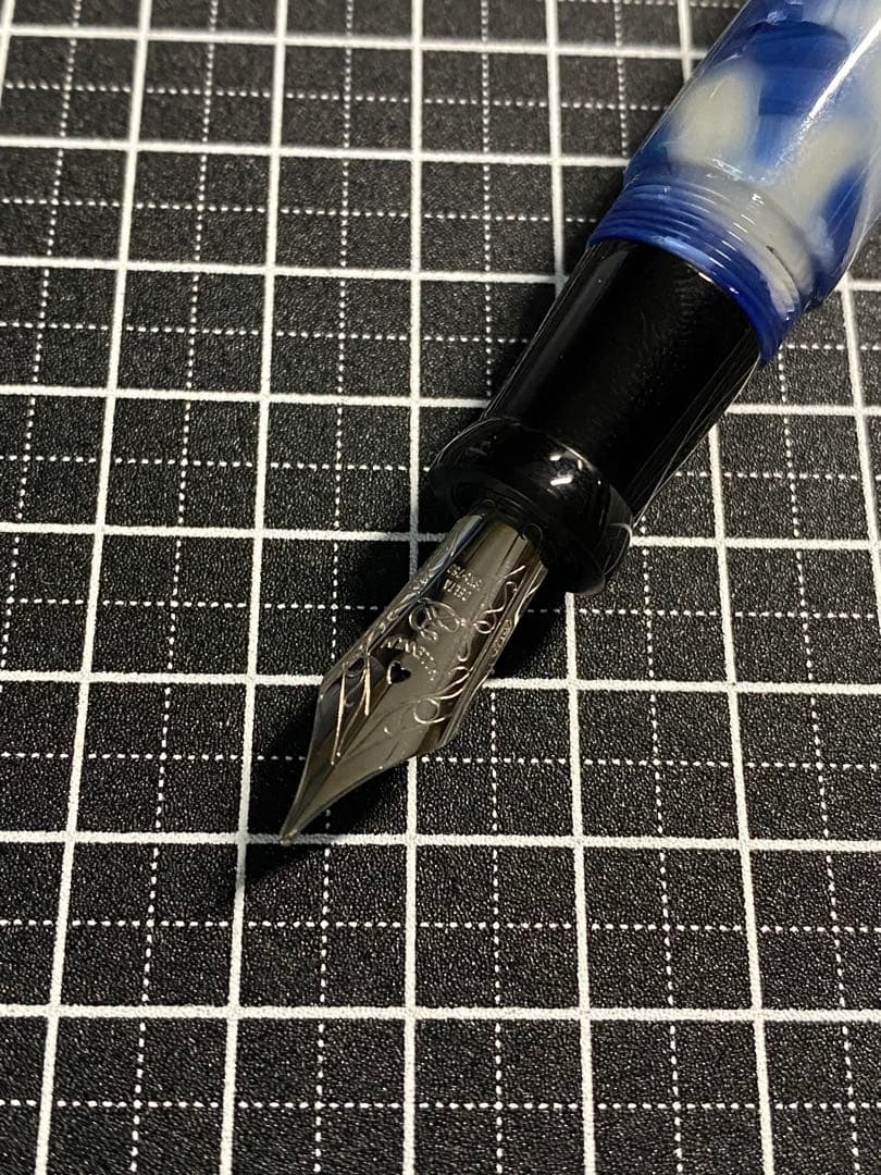 DELTA #365 Millennium Blue-ice 万年筆　字幅M