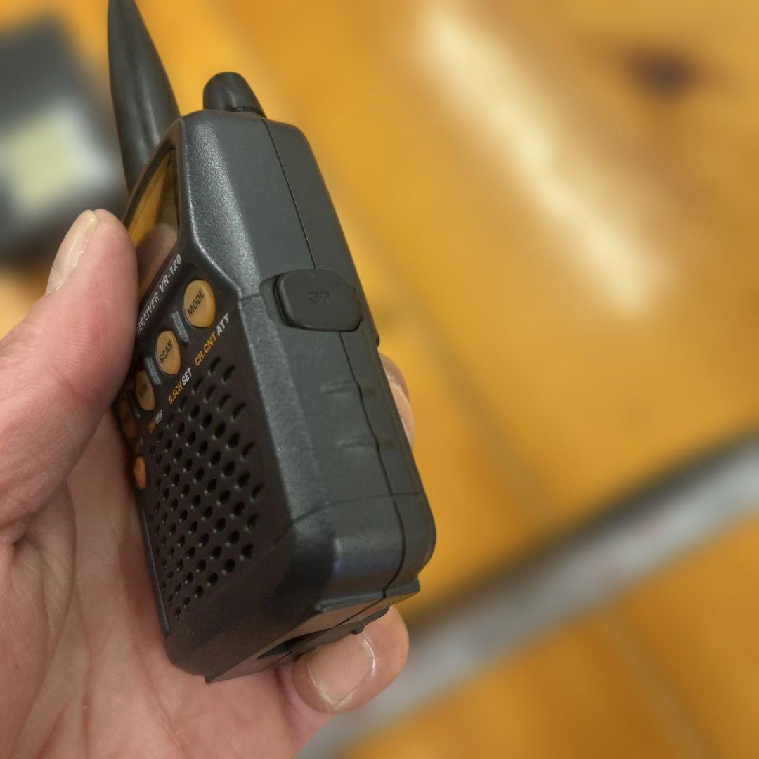 YAESU VR-120 広帯域ハンディ受信機 スタンダード　エアバンド