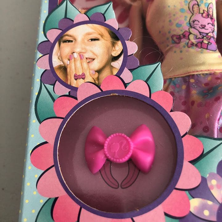 新品。アメリカで購入、バービー人形。イースター2012年。かわいい綺麗❤️