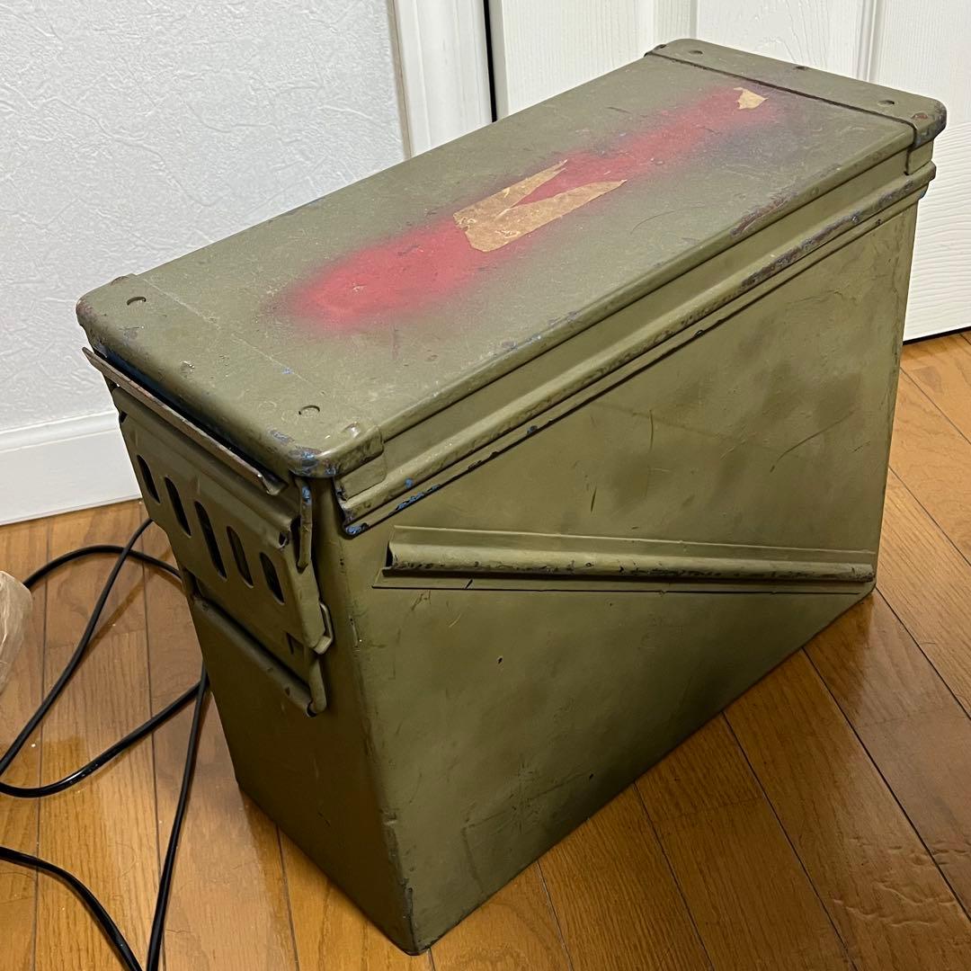アンモボックス本物　米軍基地より重機関銃弾薬入れ　大サイズ