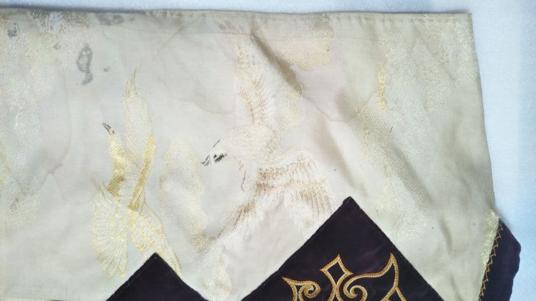 アイヌ衣装!豪華金色刺繍