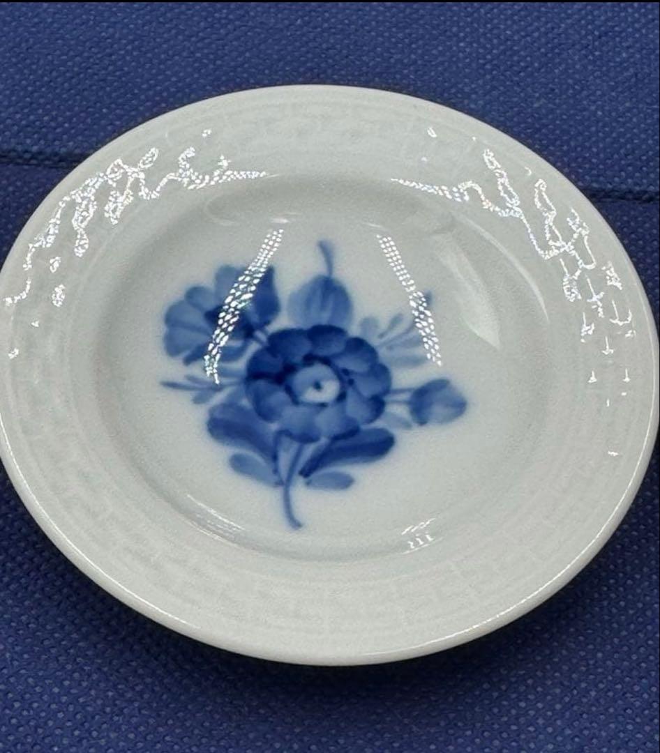 ヴィンテージ ロイヤルコペンハーゲン　小皿3枚。長期保存、美品