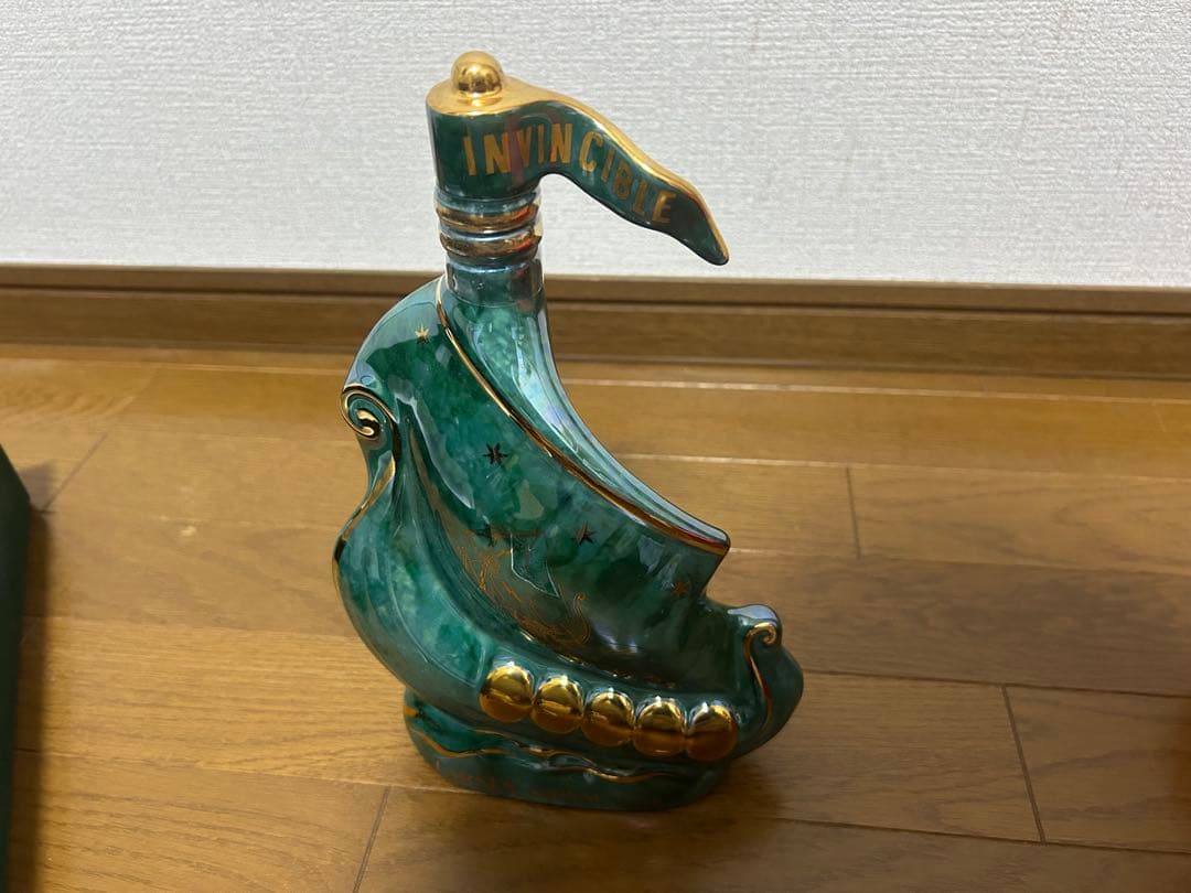 Cognac Larsen Invincible 陶器ボトル　２本セット