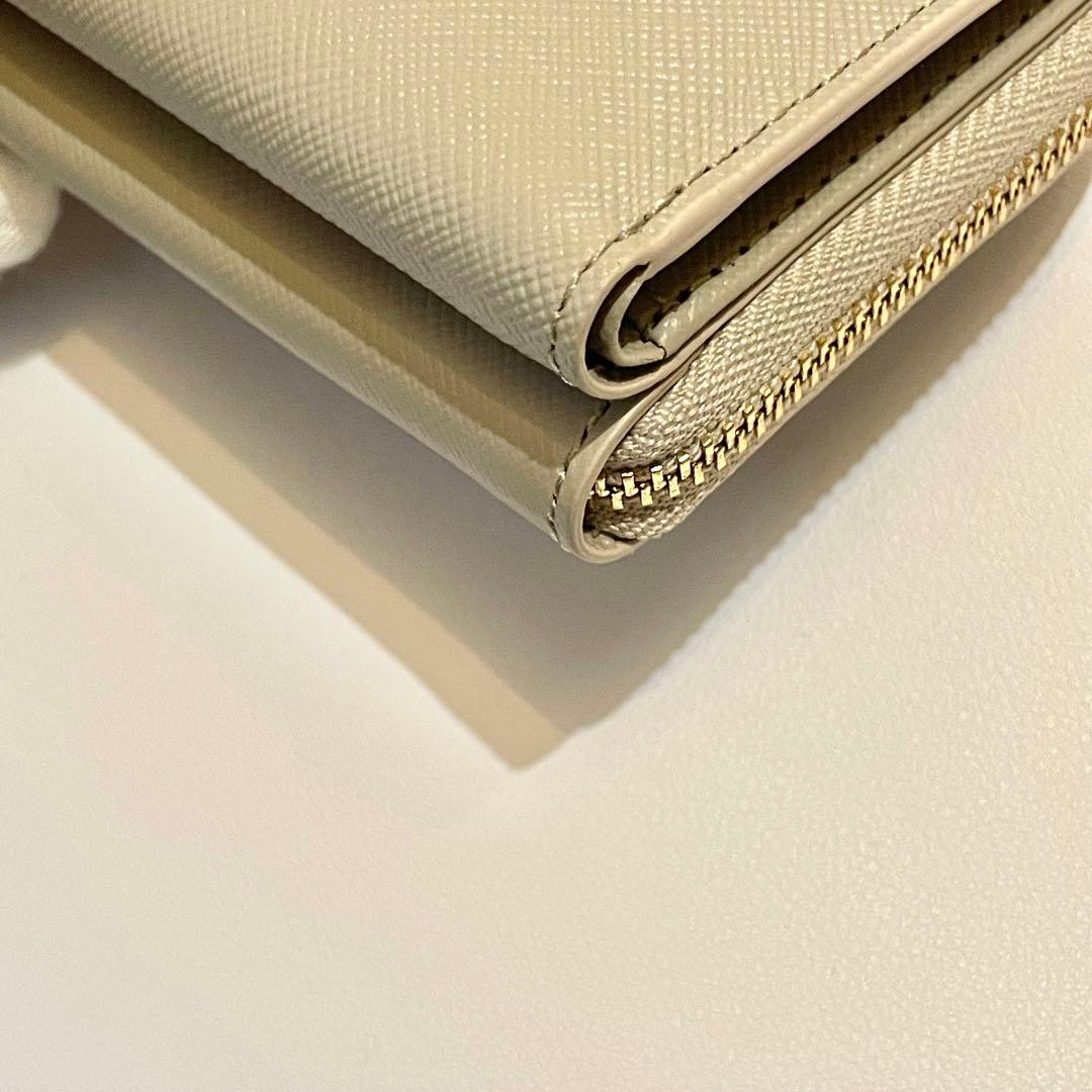 新品未使用✨agnes b. 折り財布 三つ折り ロゴ金具 レザー ベージュ