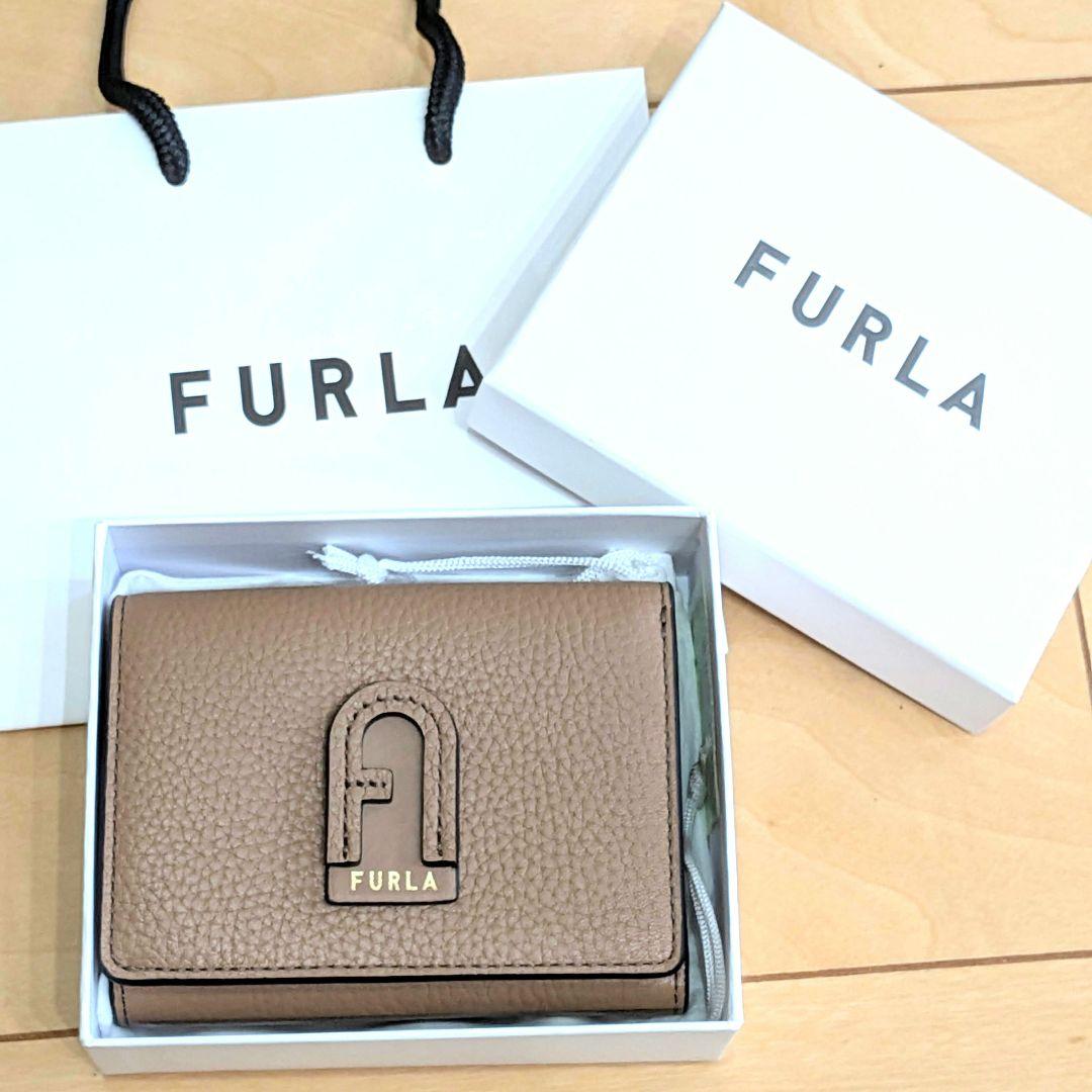 FURLA ブラウンレザー 三つ折り財布