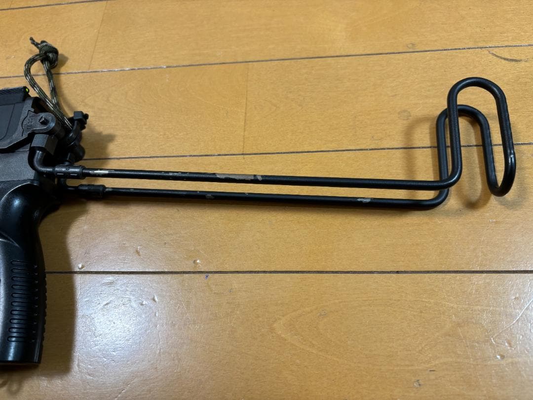 東京マルイ SCORPION VZ61 電動ガン 本体と付属品、バッテリーなど