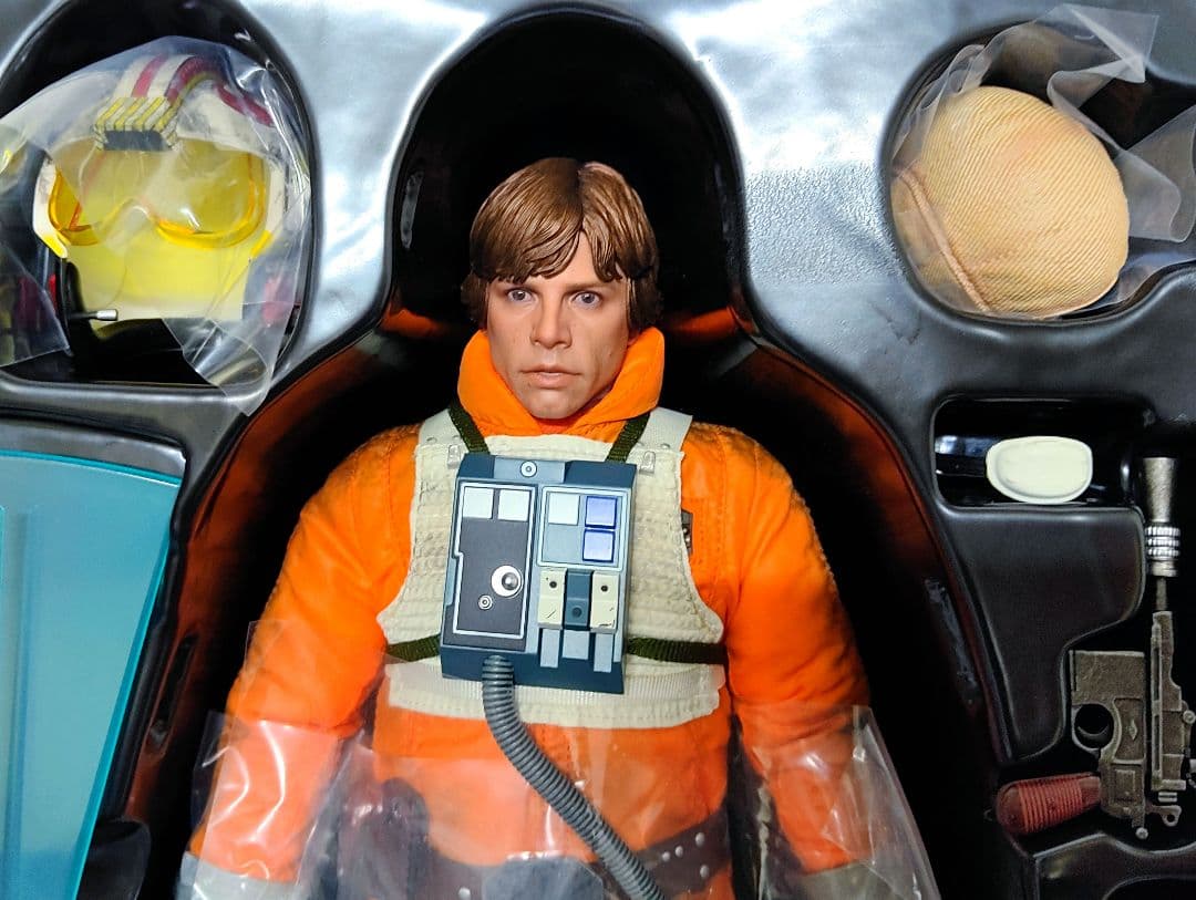 HOTTOYs•STARWARS[ルークスカイウォーカー]レイアヘッド付き!