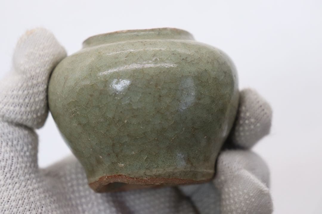 中国　宋時代　青磁小壺　龍泉窯　茶入　木箱付　送料込み250204