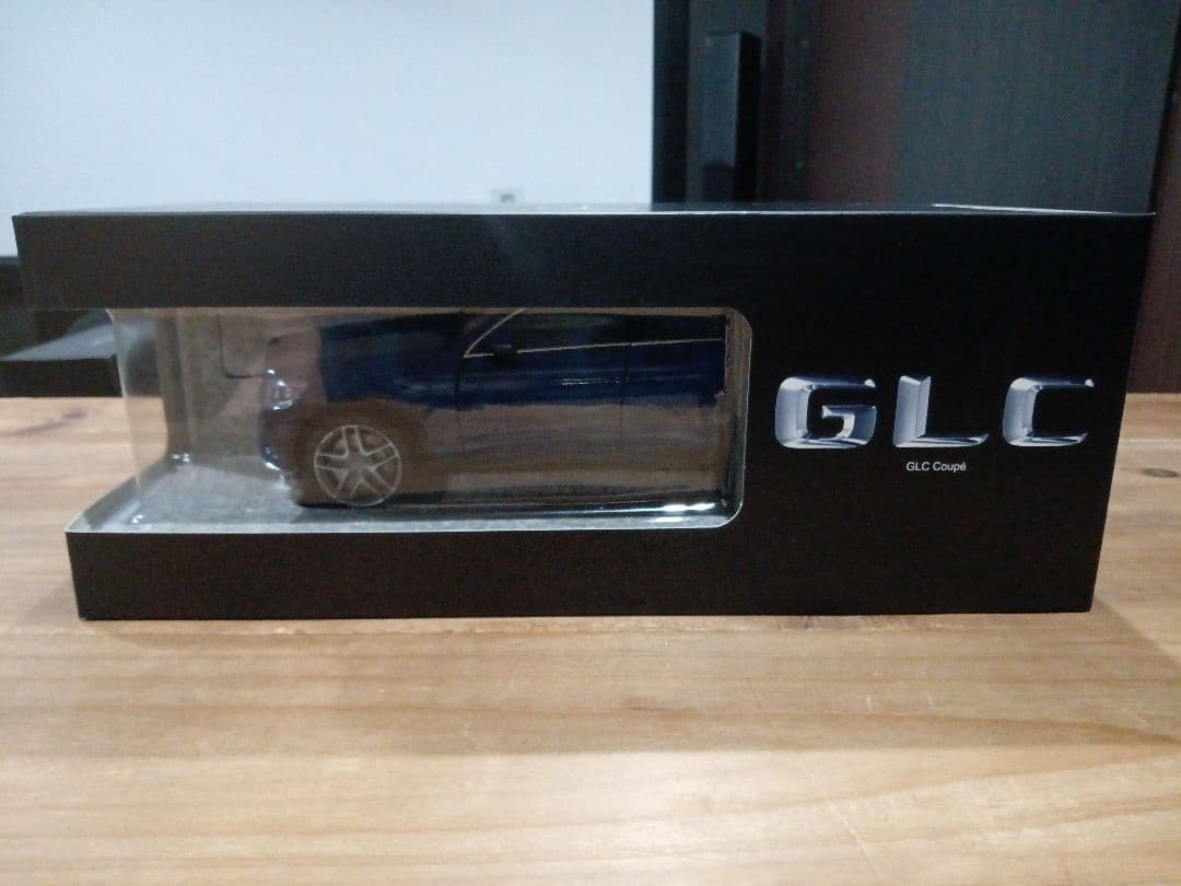 1/18 メルセデスベンツ　GLC クーペ　C253 ブルー　ミニカー