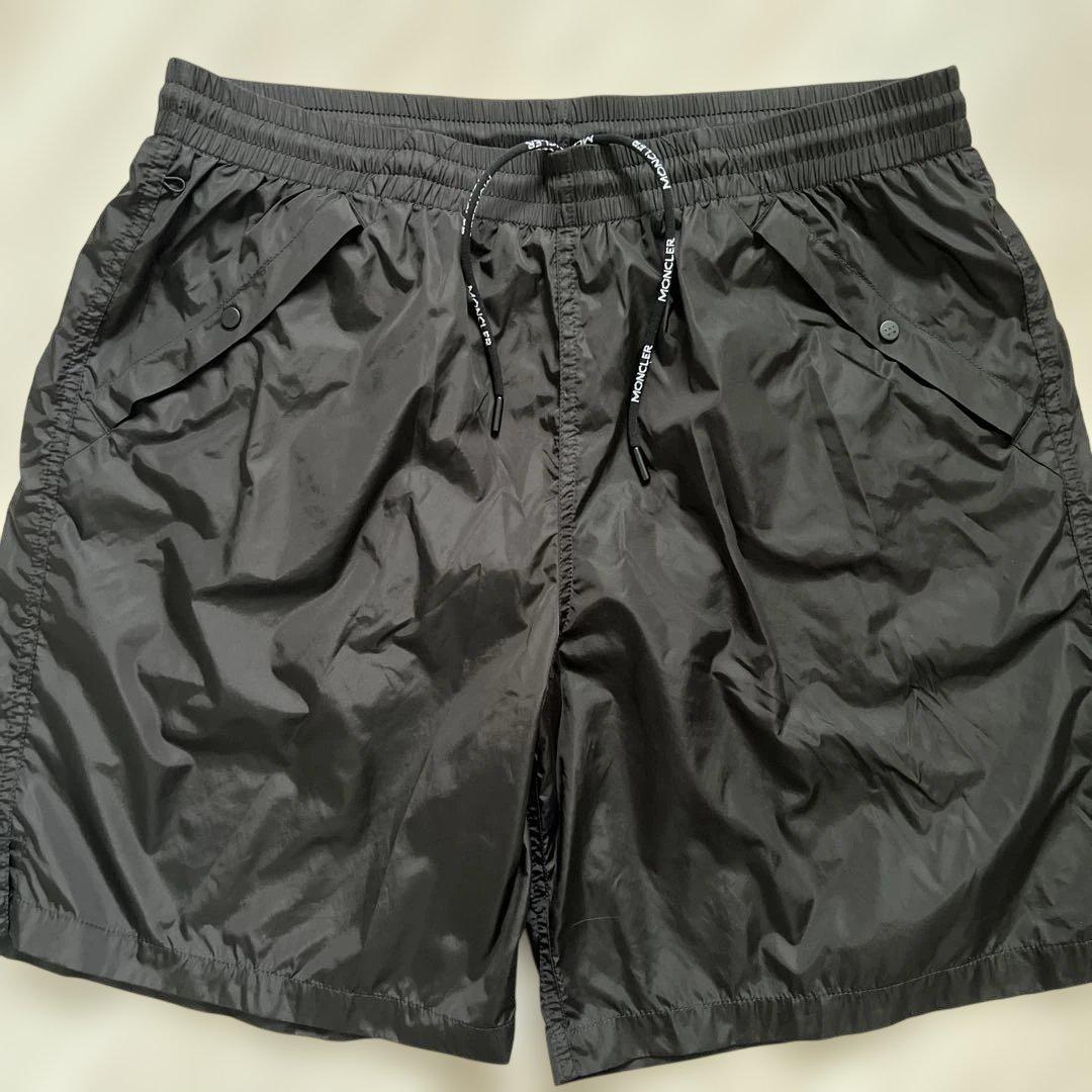 正規品　MONCLER 黒 スイムウェア　ショートパンツ