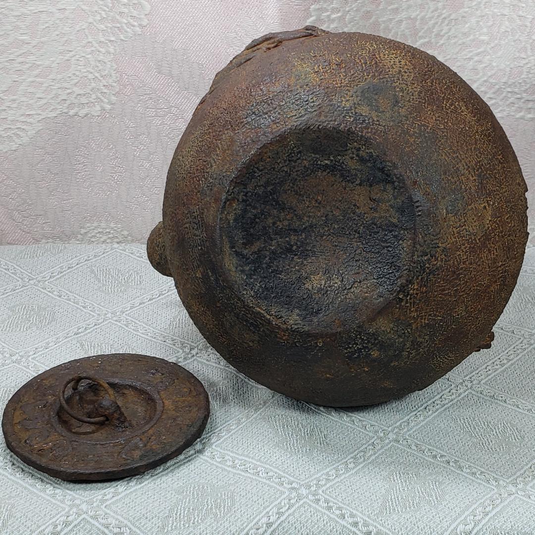 ◆『亀文堂 日本梅泉 饕餮紋蓋 銀象嵌提手 爛地紋 鉄瓶』 ◆検）安之介 龍文堂