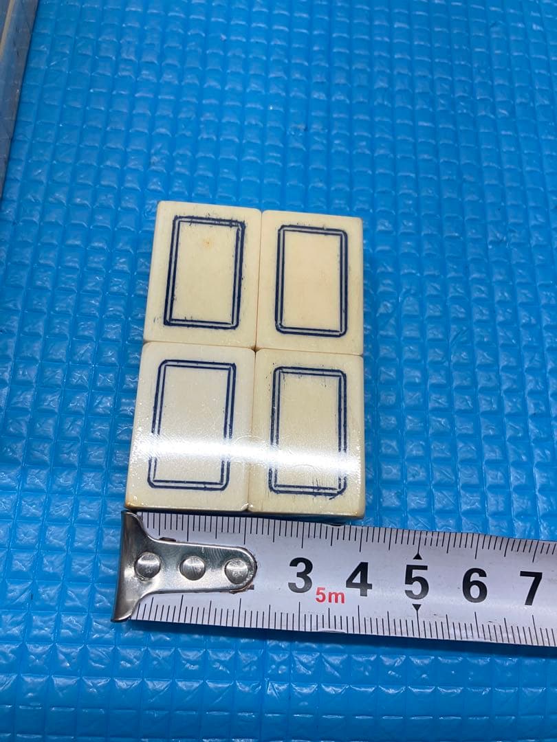 B0101)未開封　時代物　骨面竹背麻雀牌　ケース付き　麻雀約1700g