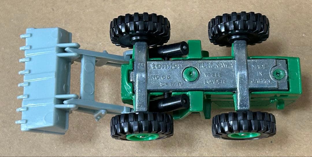 日本製 トミカ 古河 ホイールローダー グリーン