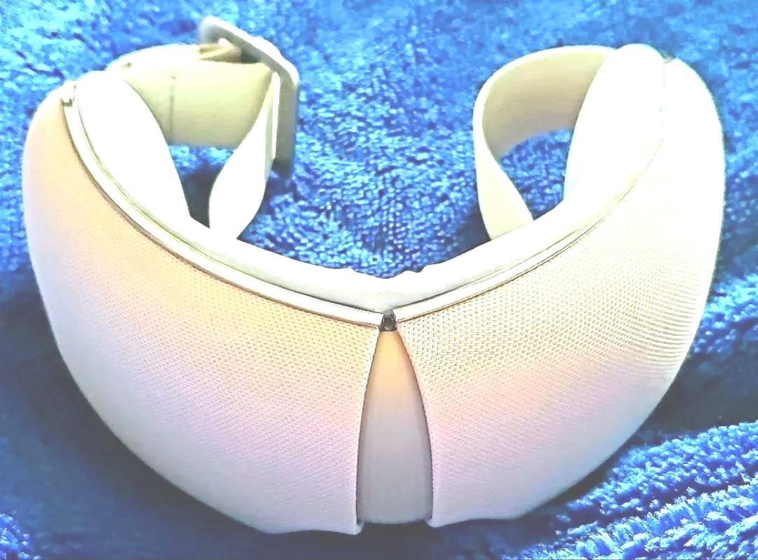 目元ケア　NEWPEACE WE-AA00A WHITE ホワイト　疲れ癒します