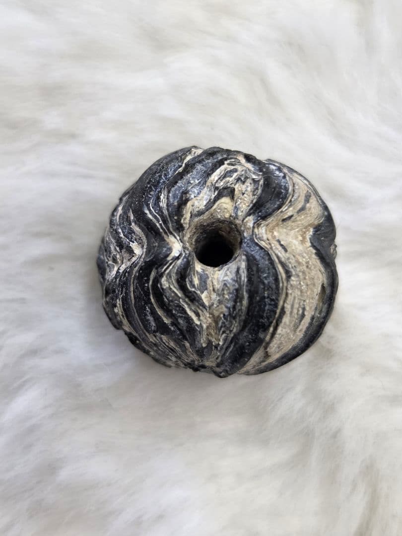 017　蜻蛉玉　枯れた感じ波状模様の古い物です！