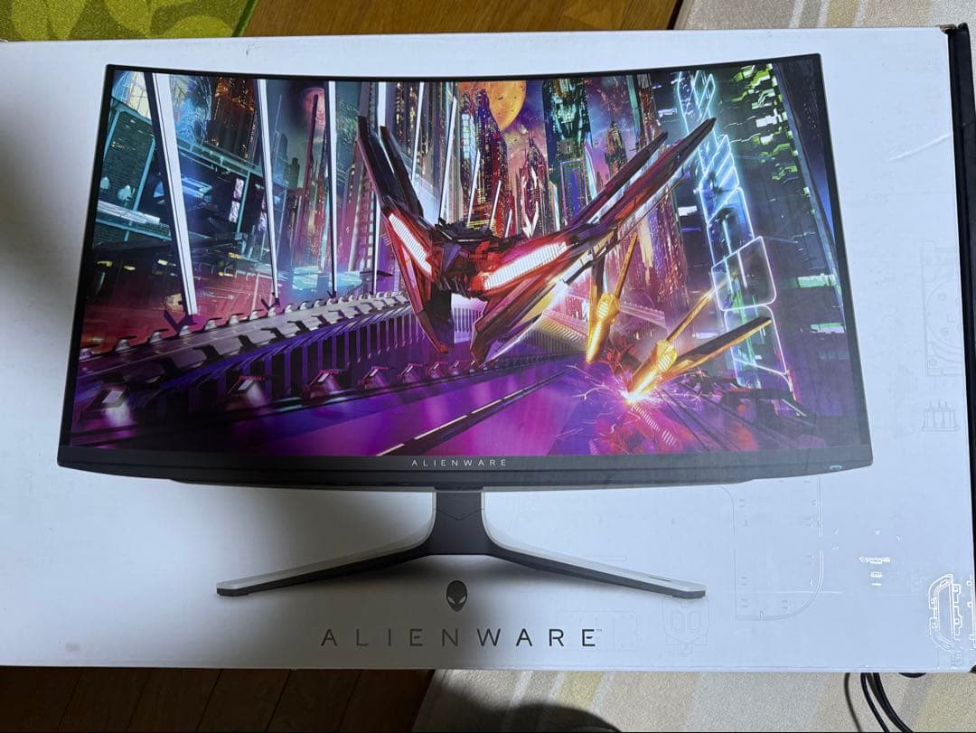 ALIENWARE湾曲4K モニターAW3225QF