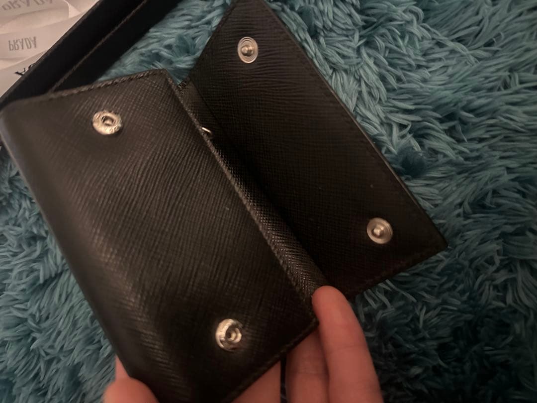 PRADA サフィアーノレザー ブラックキーケース　プラダ