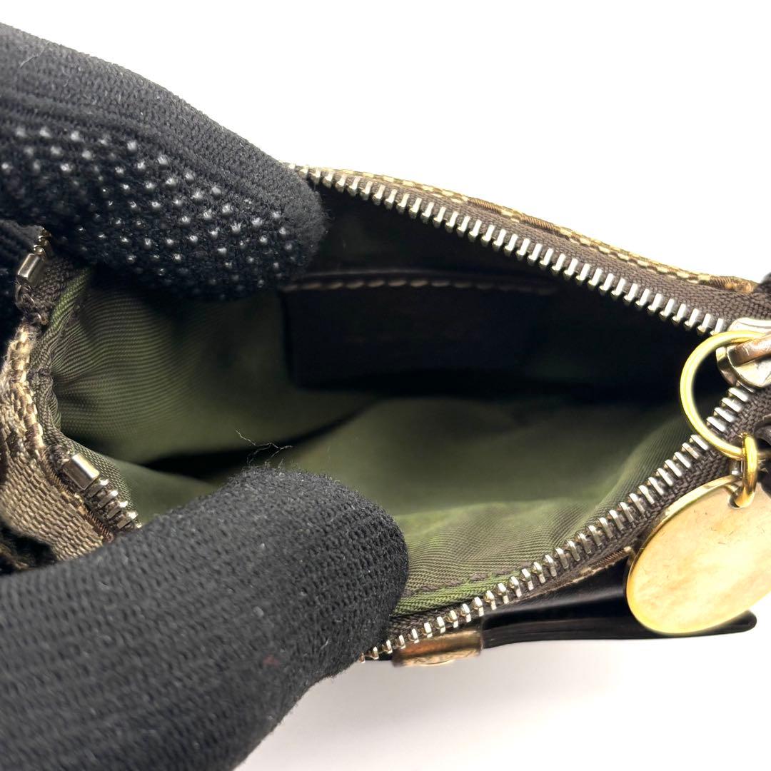 グッチ ケース グッチョリ GGキャンバス パグ 犬 リボン チャーム