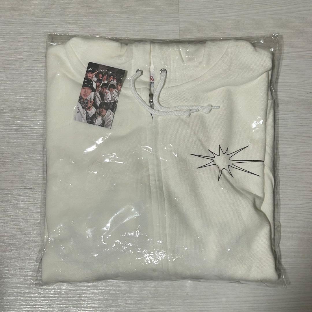 xikers ミニペンミ パーカー