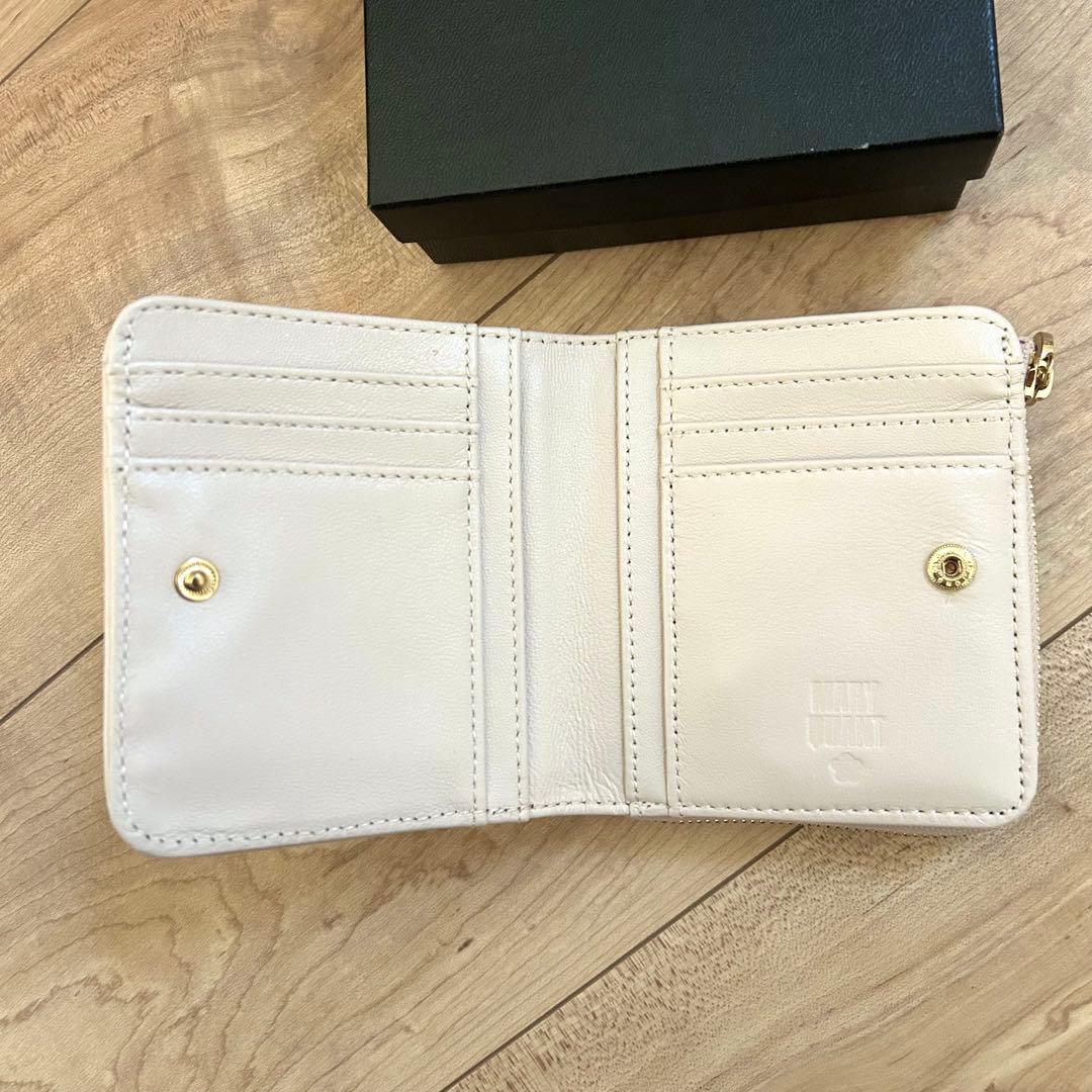 【新品未使用】マリークワント キルトフォームデイジー 二つ折りウォレットベージュ