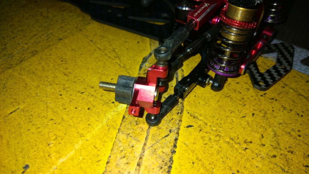 RD2.0フルチューン、メタルガレージシャーシ、GRK5RHナックル赤