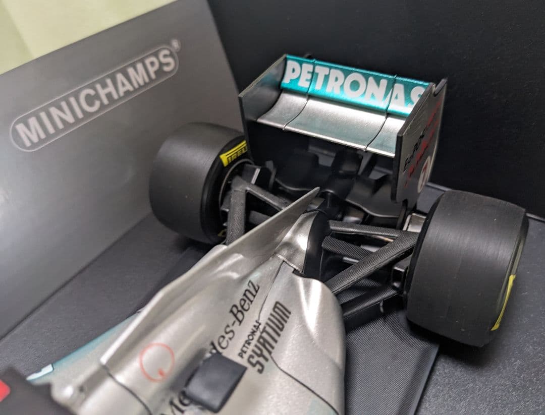 ミニカー MINICHAMPS M.SCHUMACHER SHOWCAR 2011