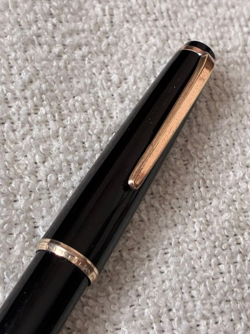 ◾️MONT BLANC モンブラン◾️NO．32 ◾️万年筆◾️黒／金色◾️