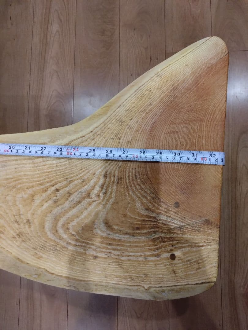 欅のベンチ（70）山口寿美子❕ケヤキの模様、曲線をお楽しみくださいね。