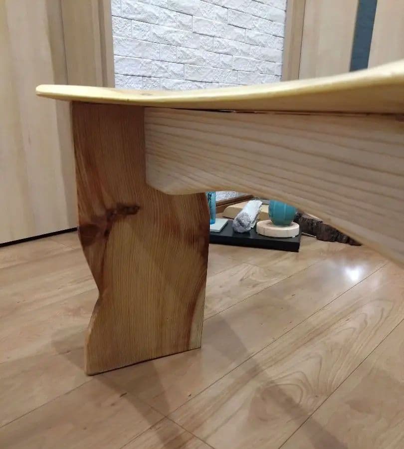 欅のベンチ（70）山口寿美子❕ケヤキの模様、曲線をお楽しみくださいね。