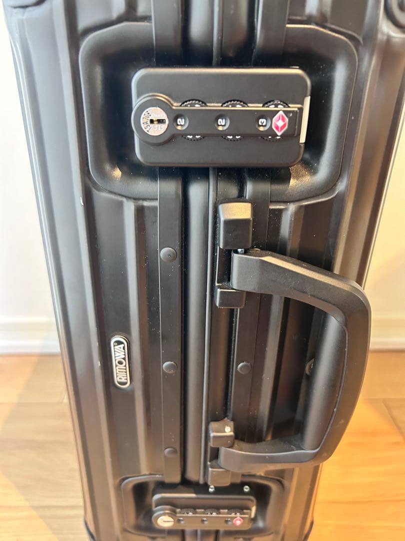 リモワ rimowa トパーズ　ステルス アルミニウム キャリーケース ブラック