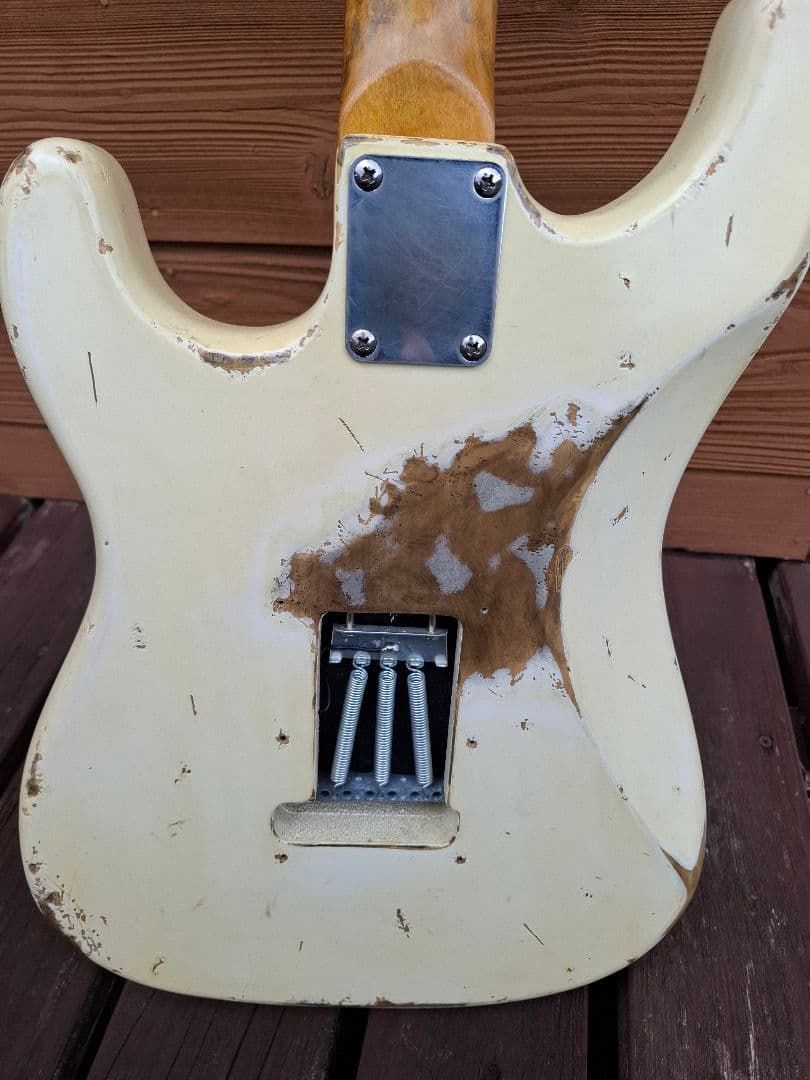 レリック ストラトキャスター(ノーブランド)今ならハードケース付き　送料込み