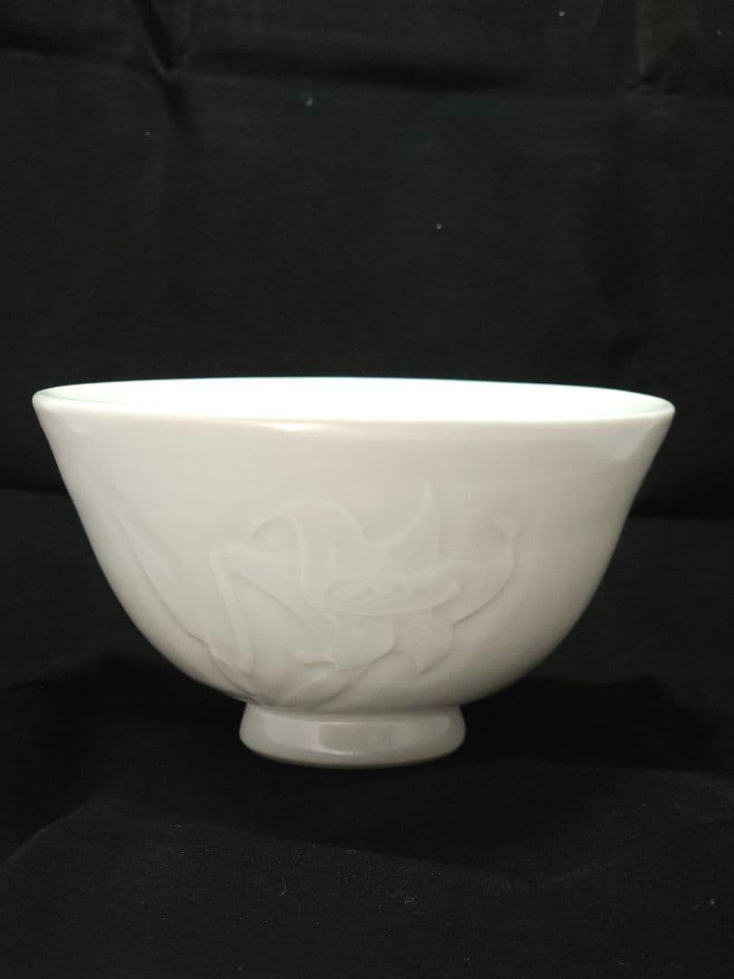 抹茶椀　森公男作　白磁笹百合紋椀 茶道具 茶碗