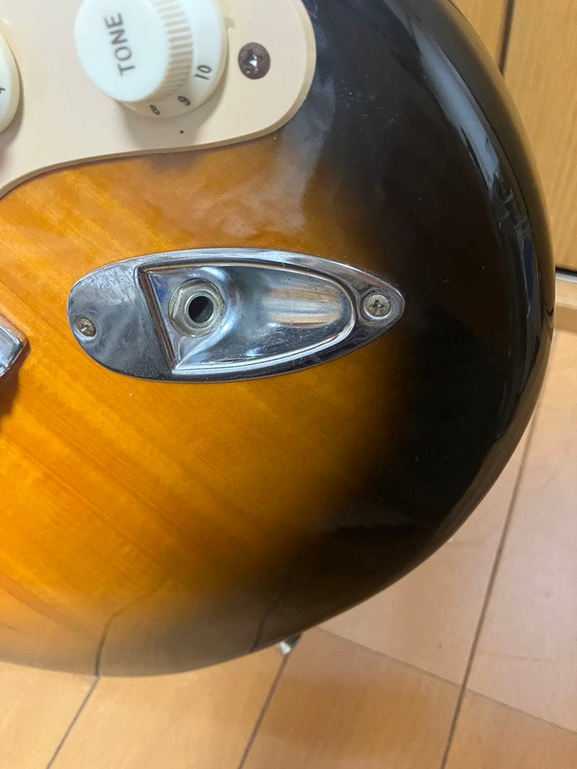 Squier by fenderストラトキャスター サンバースト スクワイヤー