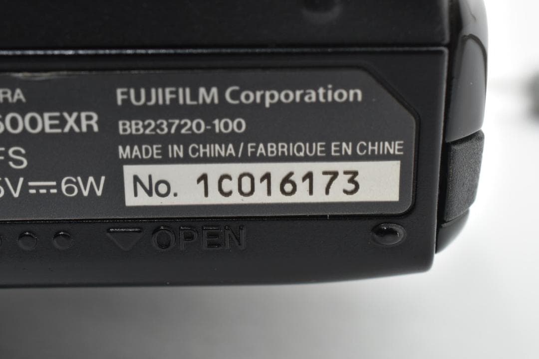 【美品】FUJIFILM FINEPIX F600EXR ブラック　動作確認済