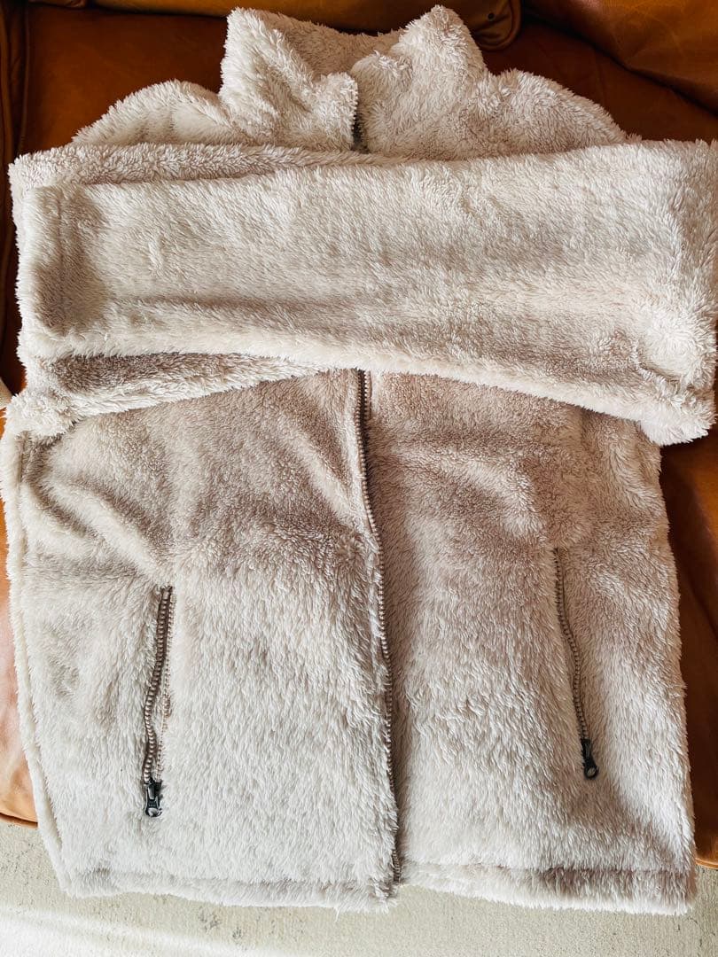 FIRA／フィラ　ボアフリース　BTS JIN・テテ着用　長袖　アイボリー色