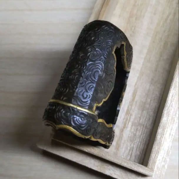 刀装具　美品　雲海図【頭？鐺】