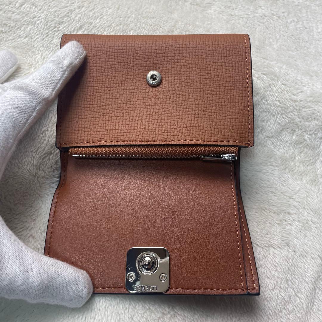 極美品 LOEWE ロエベ トライフォールドウォレット 三つ折り財布 ブラウン