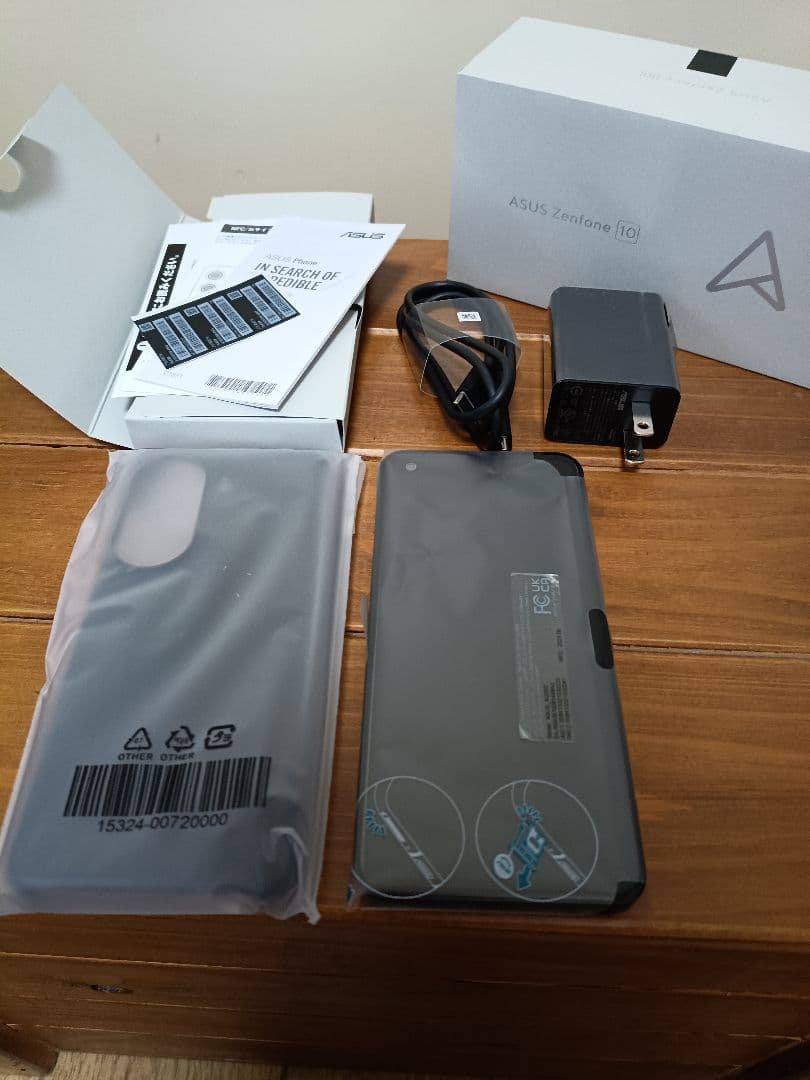 ASUS Zenfone10 RAM8GB ROM256GB レッド バンパー付