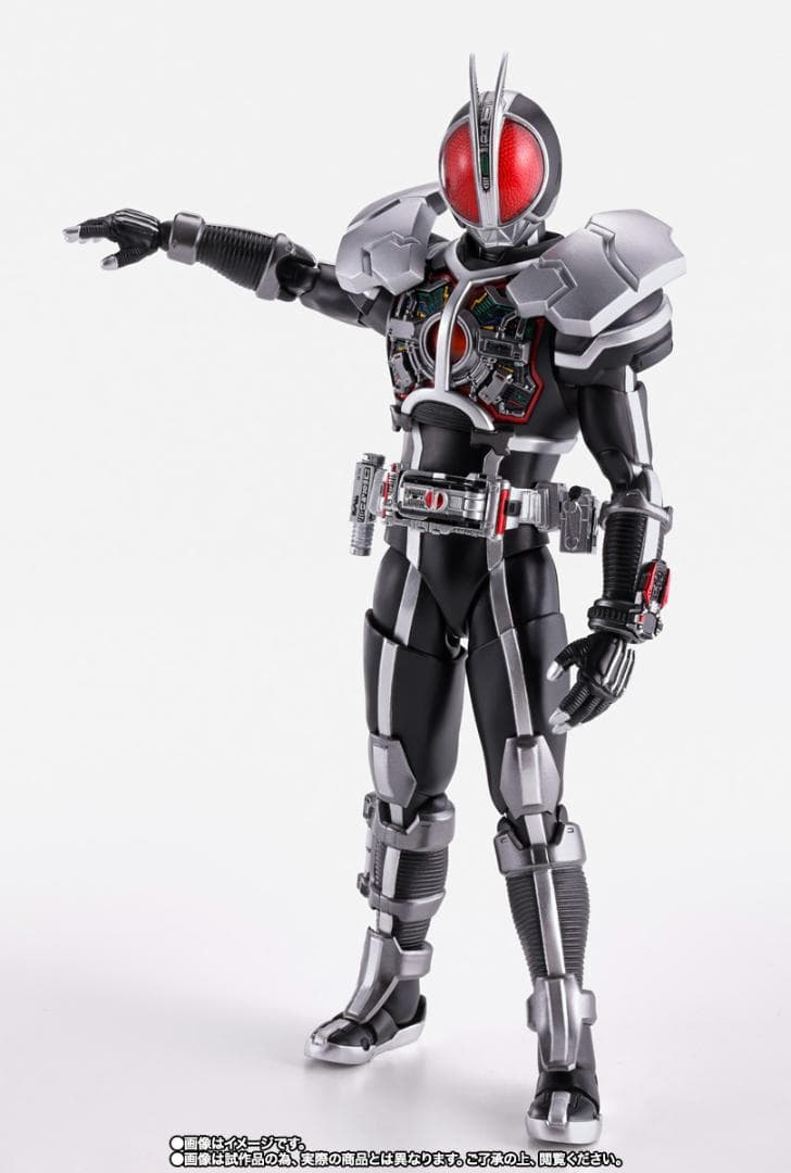 新品 S.H.Figuarts真骨彫 仮面ライダーファイズ アクセルフォーム