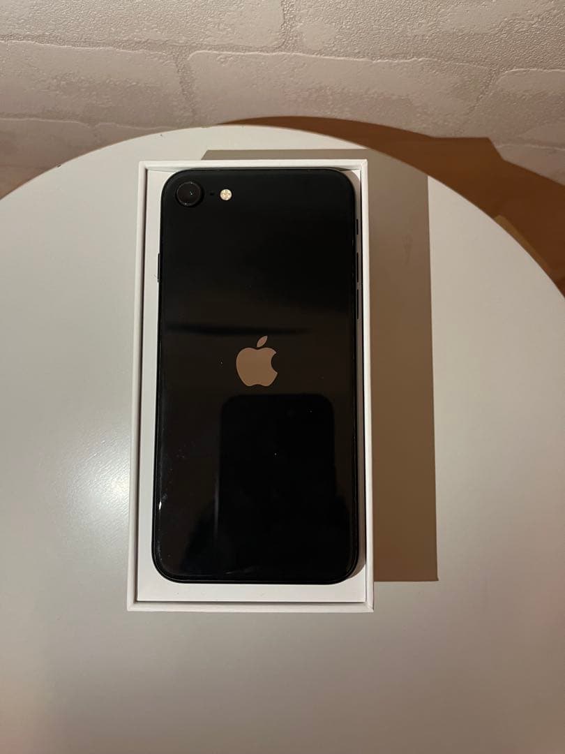 Apple iPhone SE (第2世代) ブラック 本体　128G