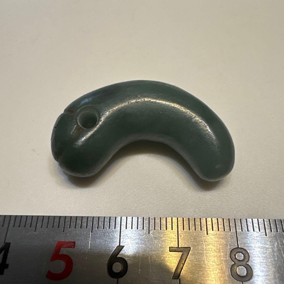 ヒスイ勾玉