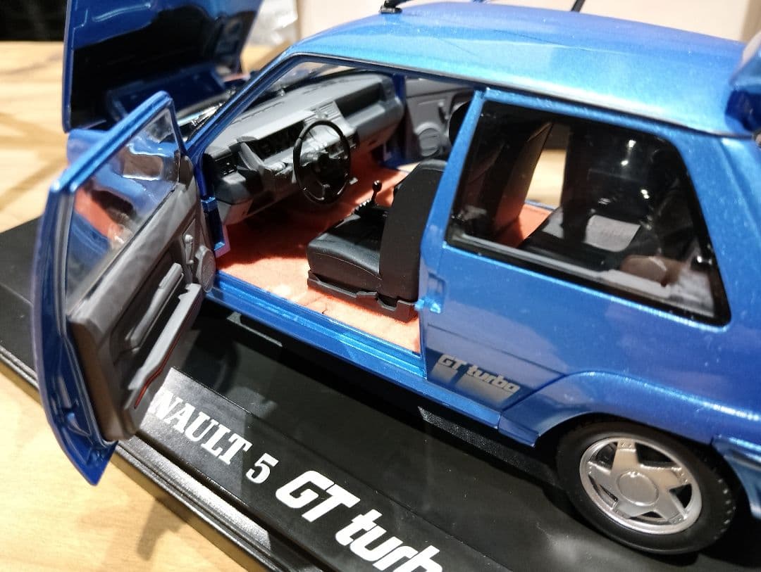 よっしー1/18 ノレブ　ルノー5 ターボ　ルノーサンク　ミニカー　ブルー