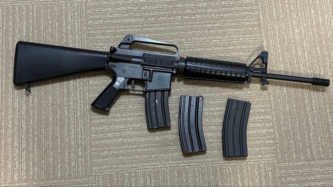 東京マルイ　M4 AR 固定ストック　電動ガン マガジン3本付