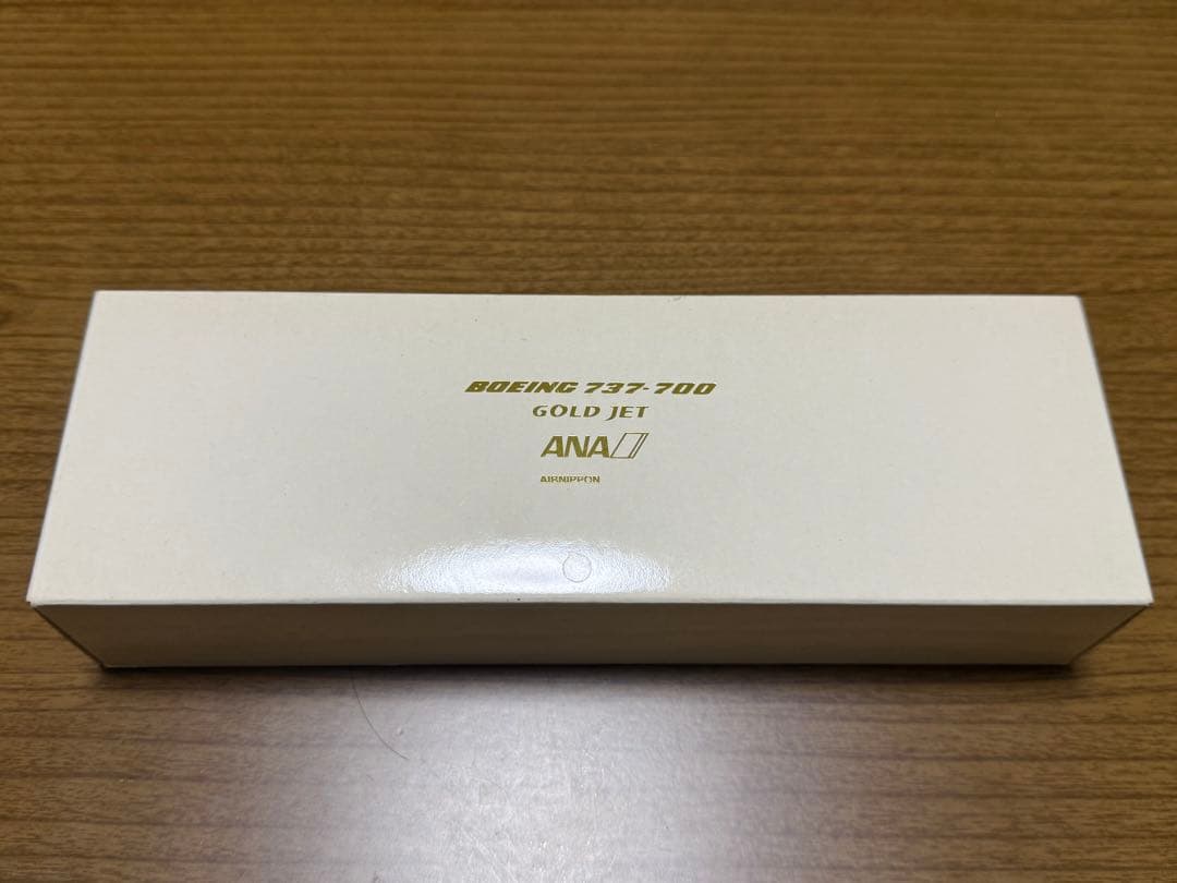 全日空商事 1/200 ANA B737-700 GOLD JET 非売品